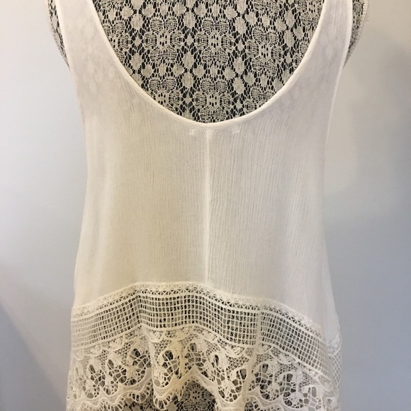 𝅺ACEMI lace trim tank - Picture 2 of 5